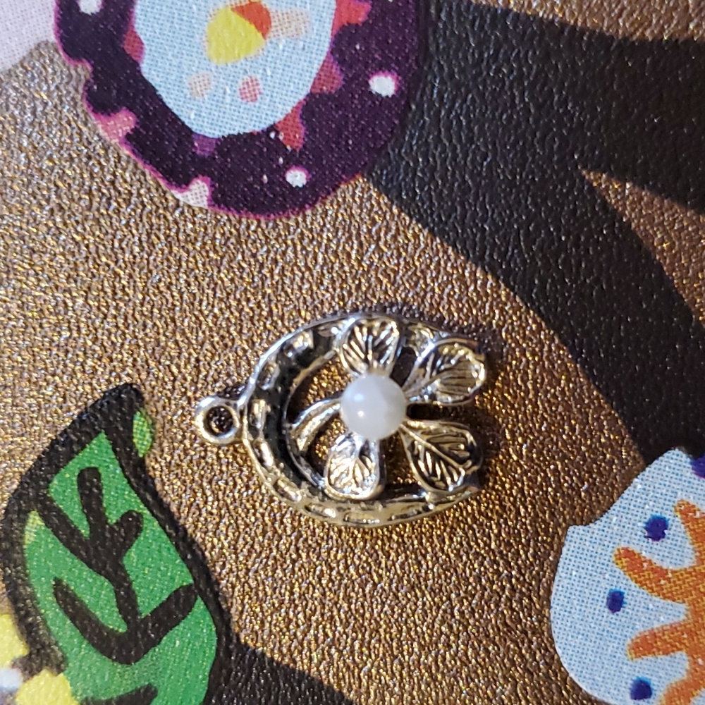 💚 Vintage luck charm